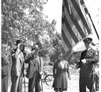 Civil War veterans Alex Ormiston and John Young salute the flag in 1939.